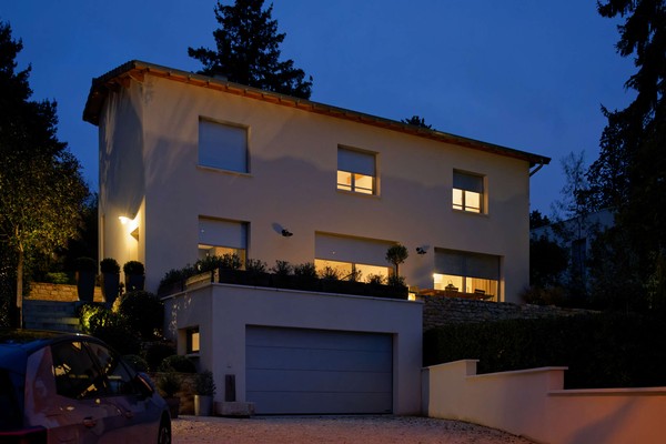 Sicherheit beginnt beim Sonnenschutz - mit Somfy