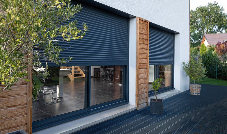 rollladen grau terrasse